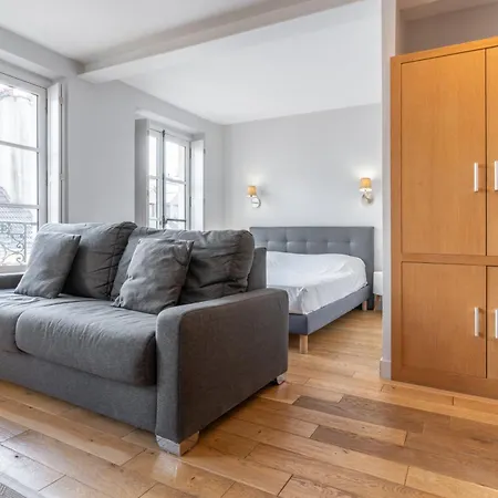 De L'oncle Louis Apart-hotel 3*