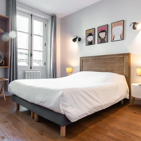 De L'oncle Louis Versailles