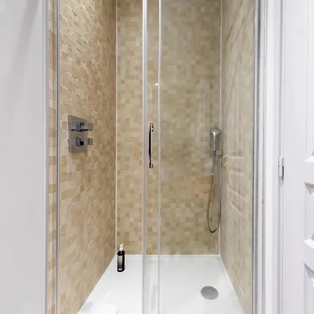 De L'oncle Louis Aparthotel Versailles