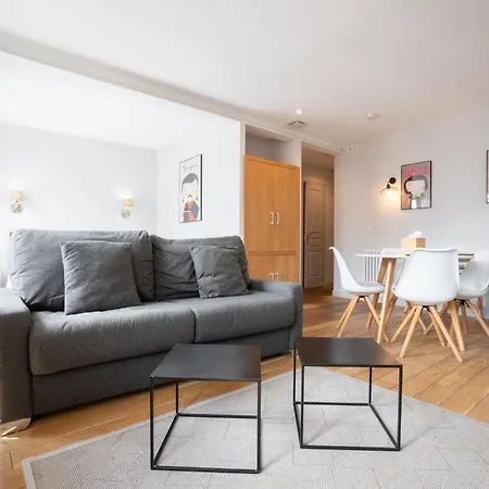 De L'oncle Louis Apartahotel Versalles
