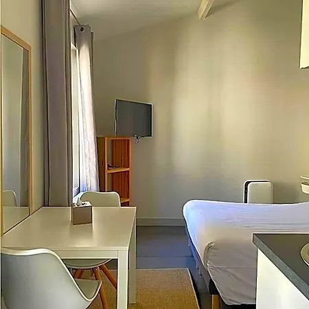 De L'oncle Louis 3* Versailles