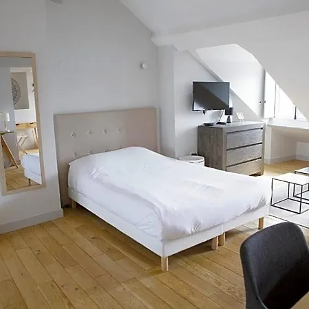 De L'oncle Louis 3* Versailles