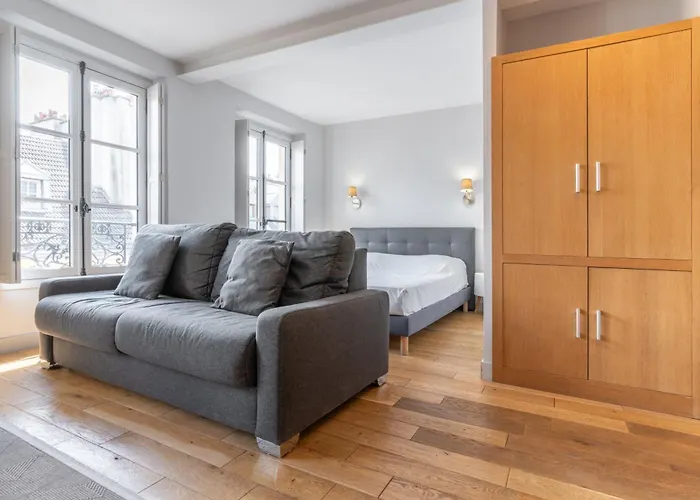 De L'oncle Louis Apartahotel 3*