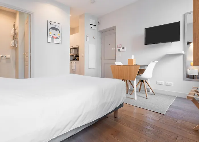 De L'oncle Louis Apartahotel 3*