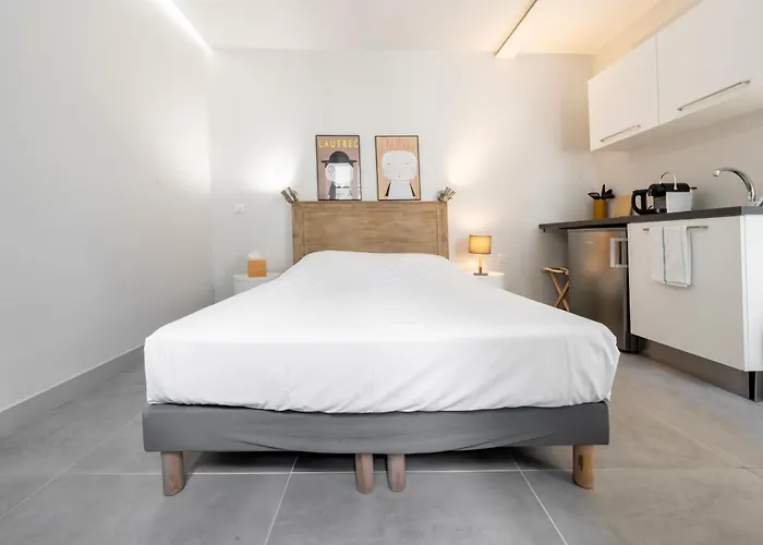 De L'oncle Louis Apartahotel Versalles